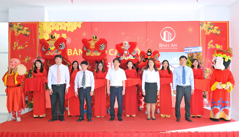 Handover ceremony in Binh An apartment