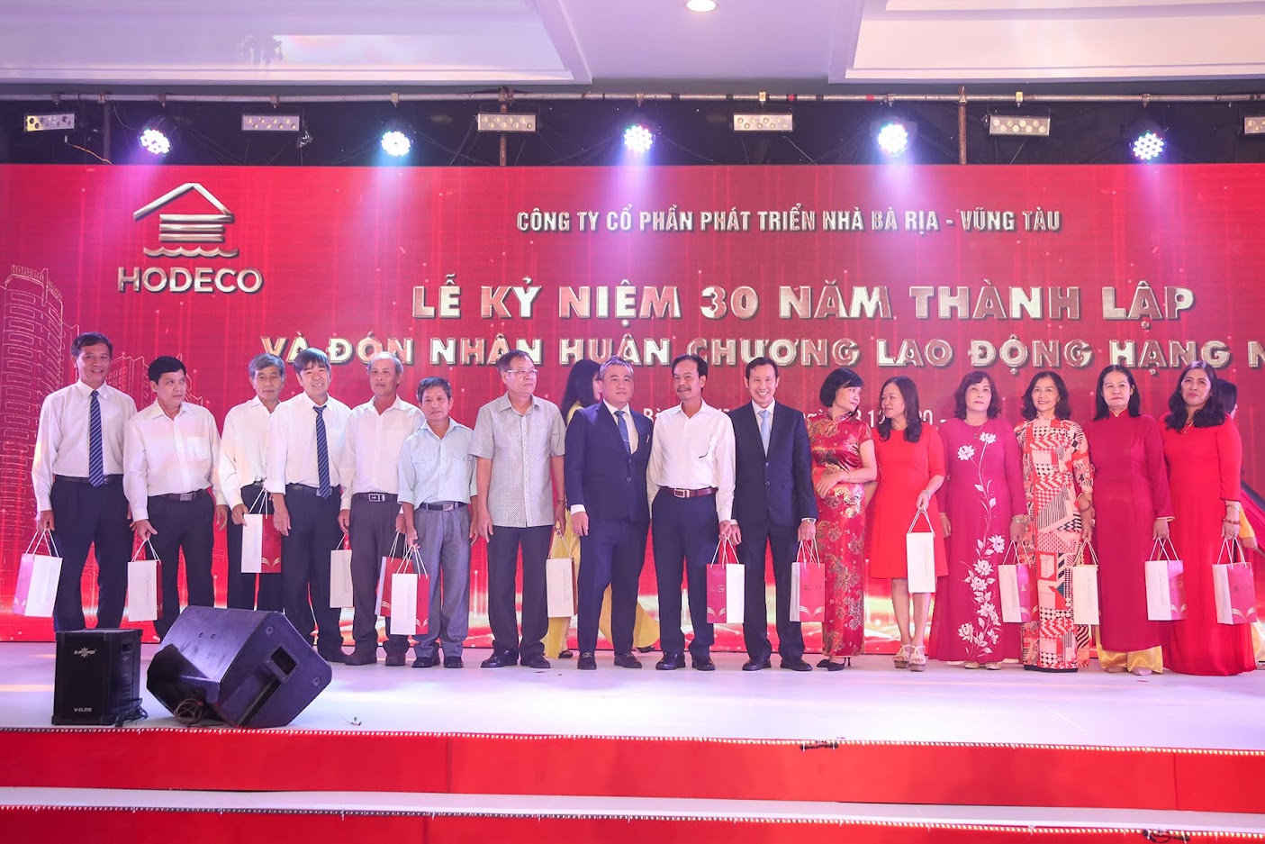 Le ky niem 30 nam – 10
