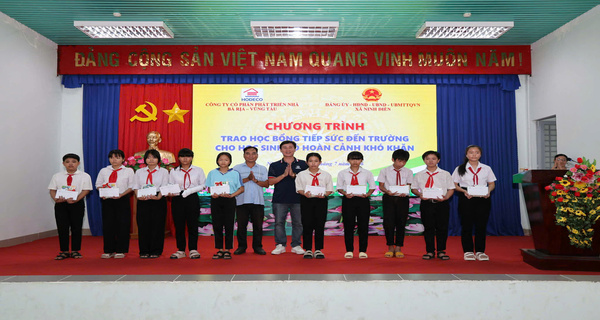 HODECO trao 30 suất học bổng tiếp sức đến trường tại xã Ninh Điền, tỉnh Tây Ninh