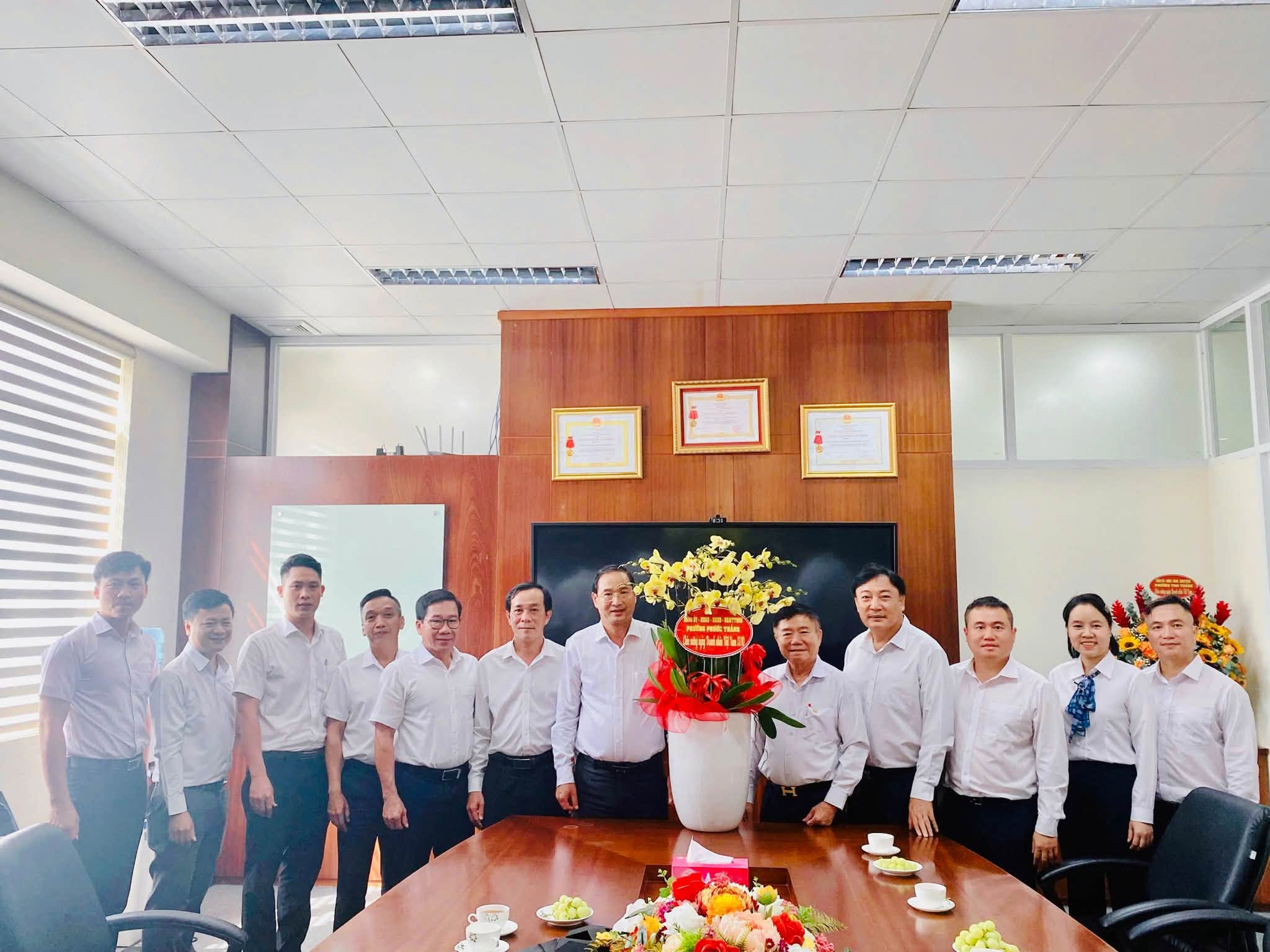 Lãnh đạo phường Phước Thắng và phường Tam Thắng đến thăm và chúc mừng HODECO nhân Ngày Doanh Nhân Việt Nam 13/10