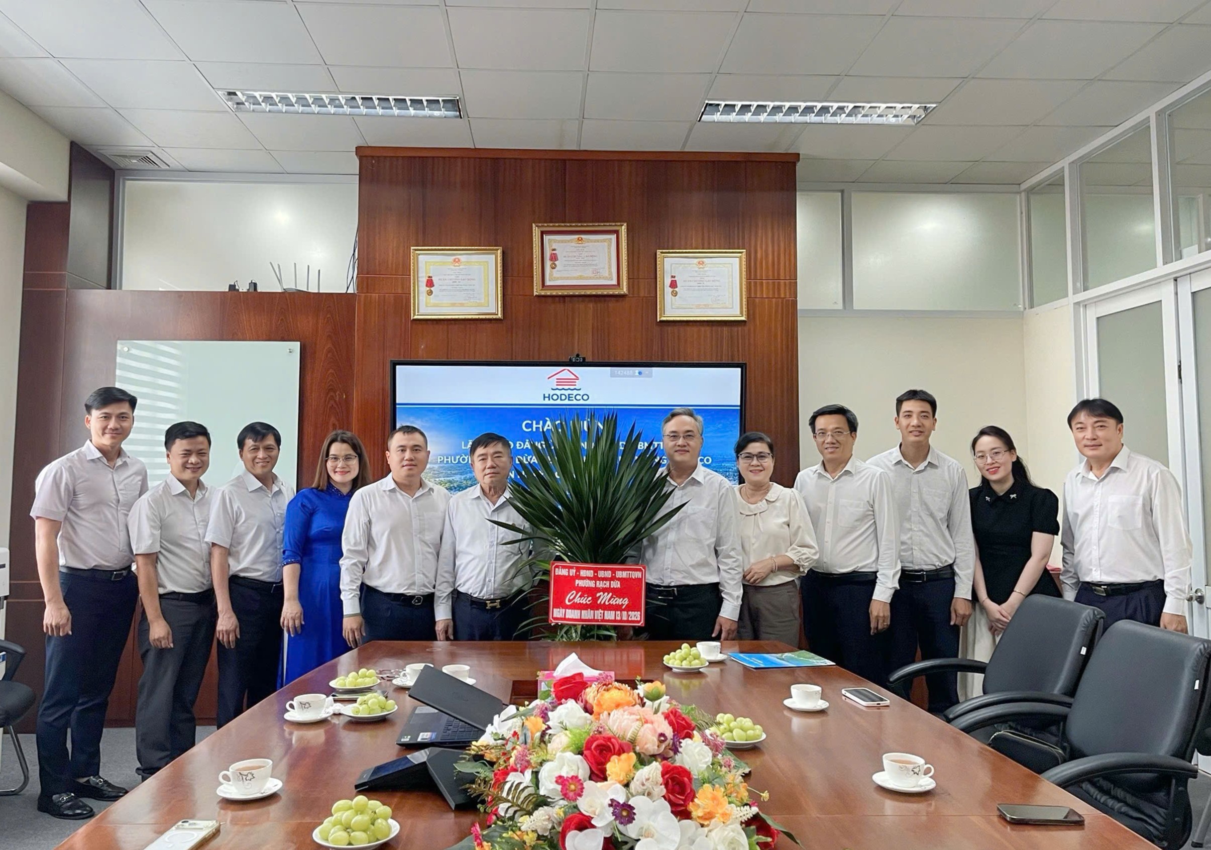 Lãnh đạo phường Rạch Dừa thăm và chúc mừng HODECO nhân Ngày Doanh Nhân Việt Nam 13/10